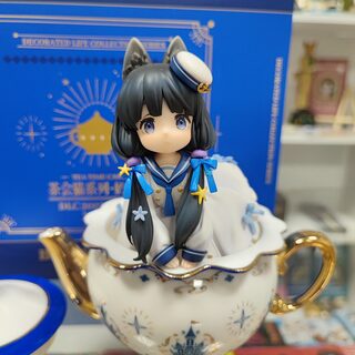 Оригинальная фигурка Ribose «Tea Time Cats» кошечка-коровка в чайнике — миниатюра 2