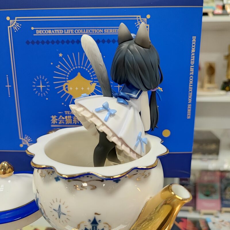 Оригинальная фигурка Ribose «Tea Time Cats» кошечка-коровка в чайнике — фото 5