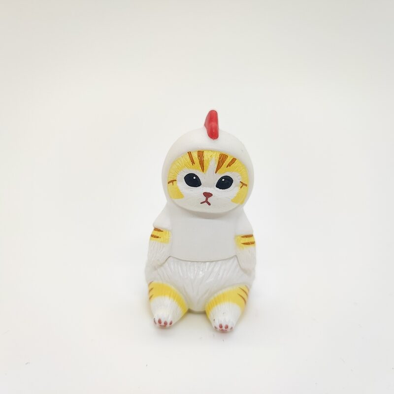 Фигурка «Няшные котики» Котик белый шапка курица