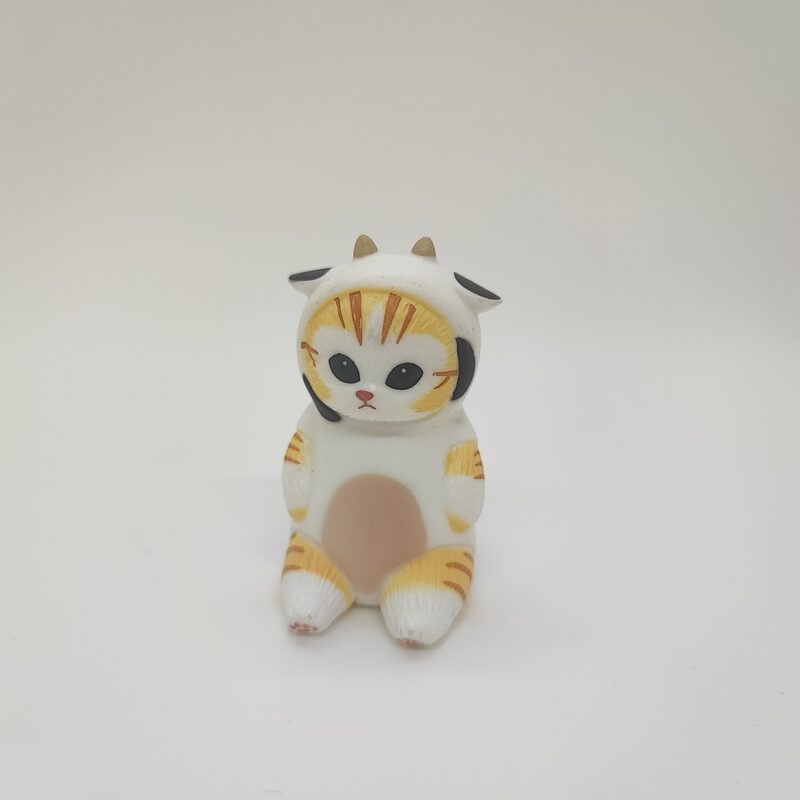 Фигурка «Няшные котики» Котик белый коровка