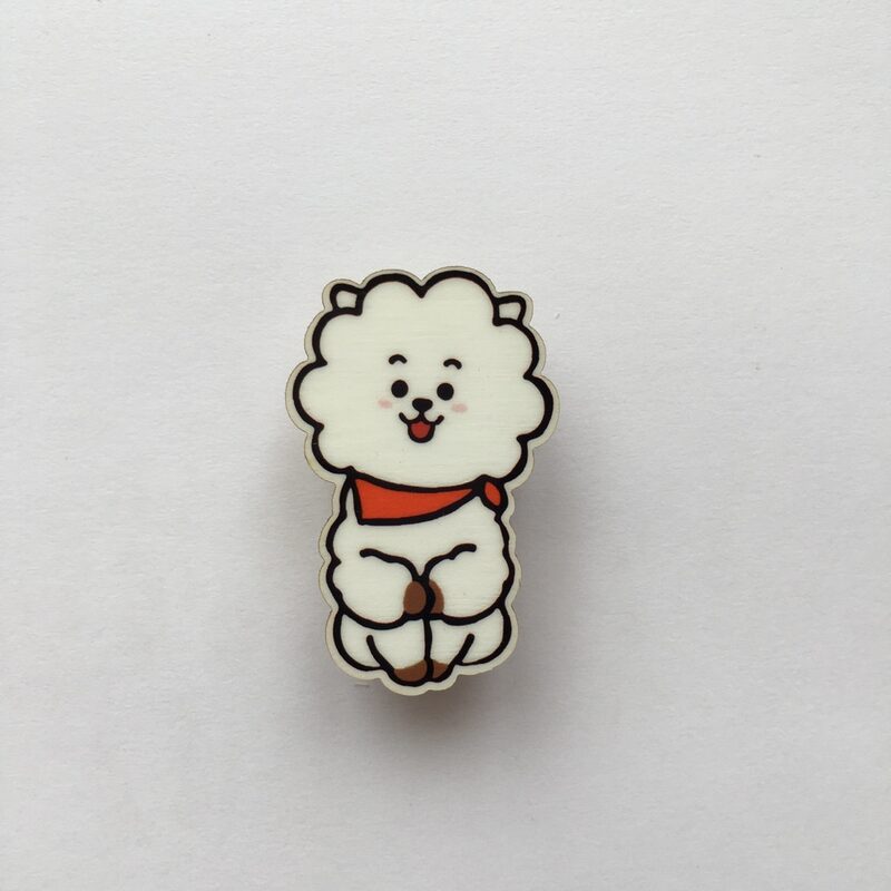 Деревянный значок «BTS» RJ