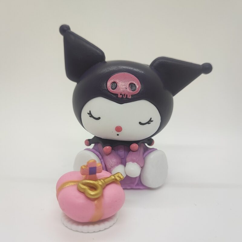 Фигурка «Hello Kitty» Куроми спит