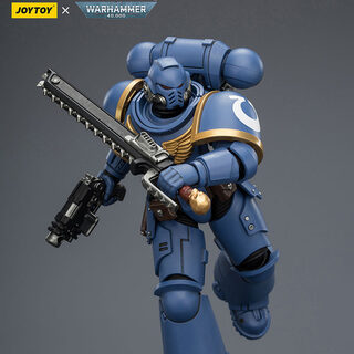 Оригинальная подвижная фигурка JOYTOY Warhammer 1/18 Ультрамарин с болт-винтовкой, болт-пистолетом и цепным мечом — миниатюра 2