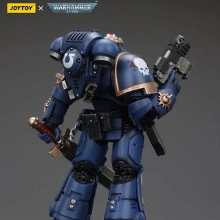 Оригинальная подвижная фигурка JOYTOY Warhammer 1/18 Ультрамарин Примарис Лейтенант с силовым мечом — миниатюра 2
