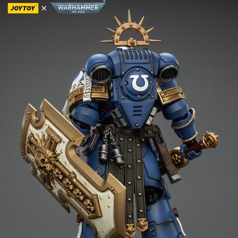 Оригинальная подвижная фигурка JOYTOY Warhammer 1/18 Ультрамарин Торвальд с силовым мечом, щитом и болт-пистолетом