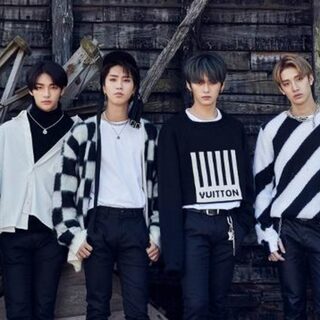 Кружка «К-поп» Stray kids Темная — миниатюра 2