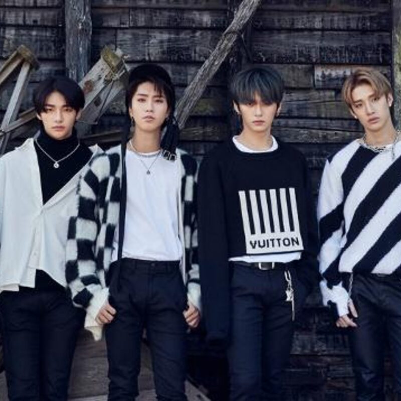Кружка «К-поп» Stray kids Темная — фото 2