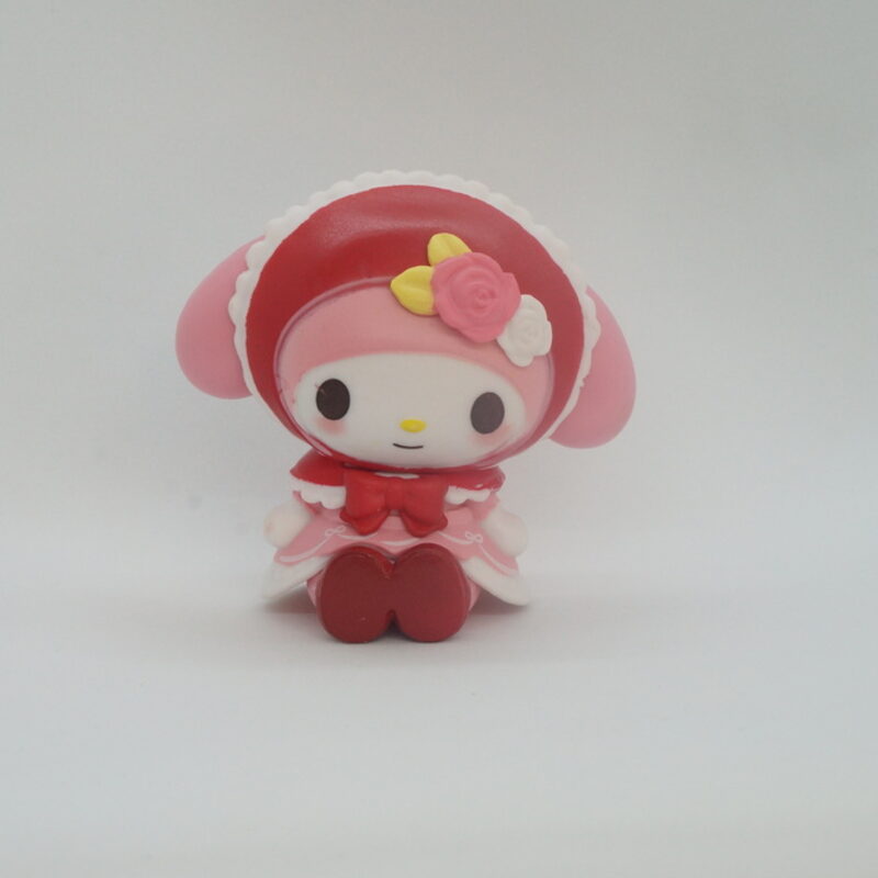 Фигурка «Hello Kitty» Мелоди в красном чепчике