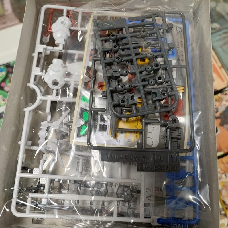 Сборная модель Bandai Gundam маленький белый SD — фото 5