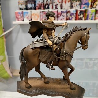 Оригинальная фигурка «Атака Титанов» Леви — миниатюра 2
