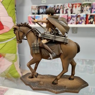 Оригинальная фигурка «Атака Титанов» Леви — миниатюра 3