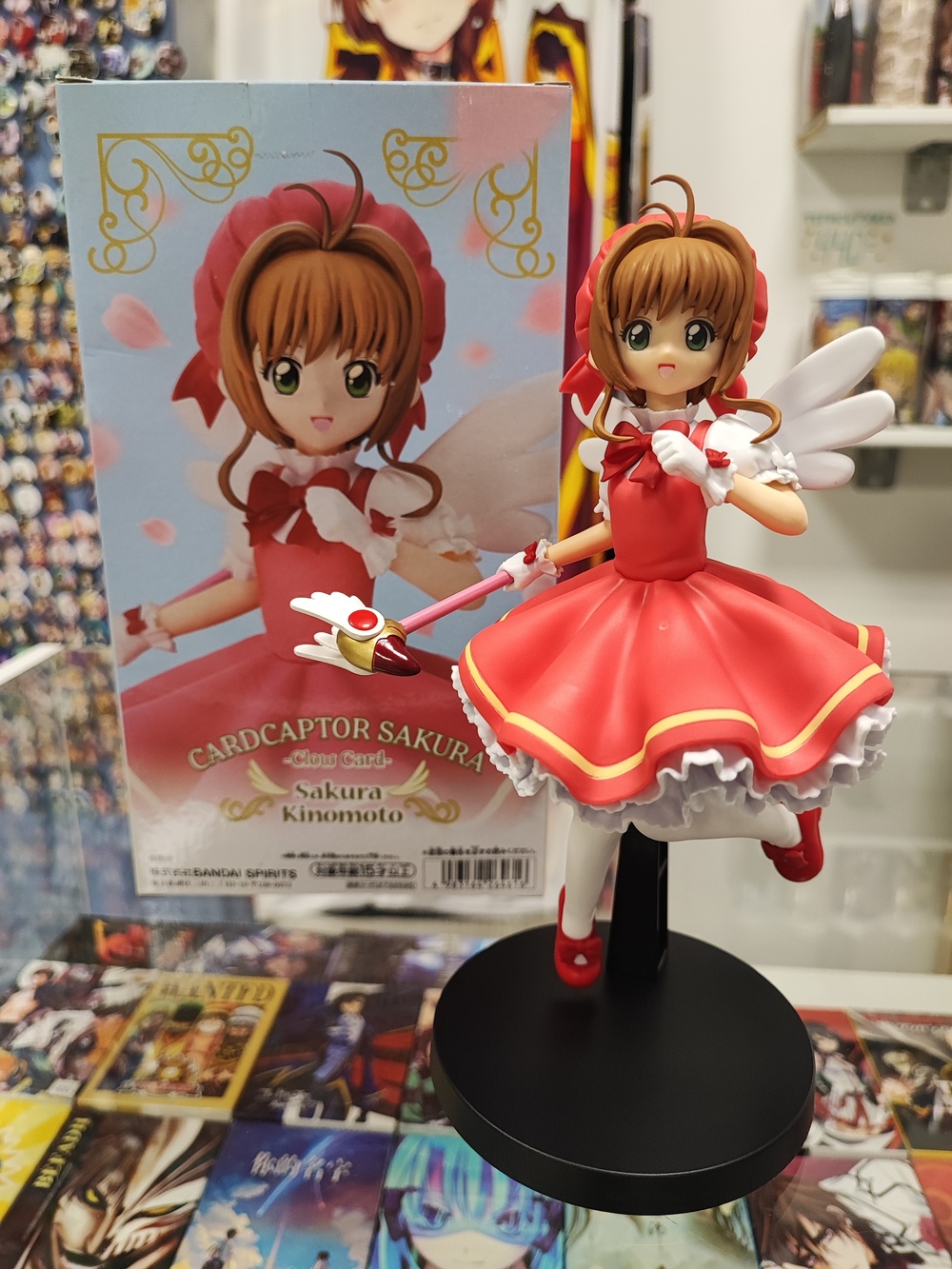 originalnaya-figurka-sakura-sobiratelnitsa-kart-sakura.jpg