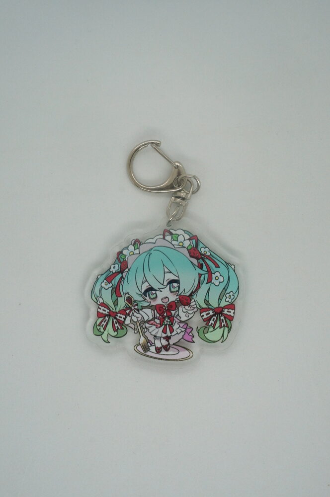 akrilovyj-brelok-vokaloidy-klubnichnaya-miku.jpg