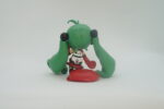 figurka-vokaloidy-hatsune-miku-krasnaya-shapka-3.jpg