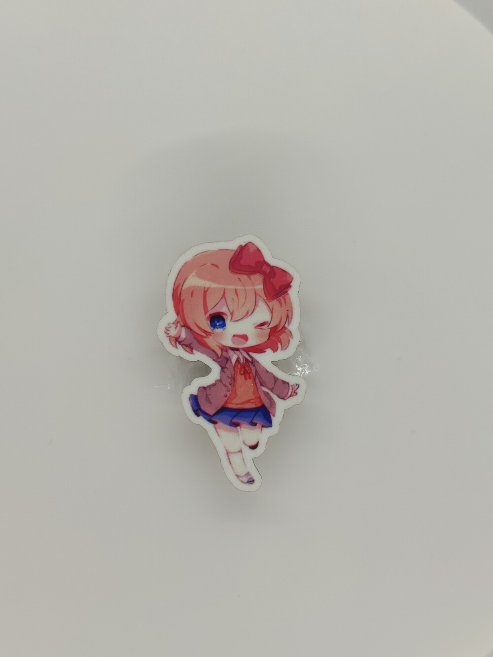 derevyannyj-znachok-doki-doki-sayori.jpg