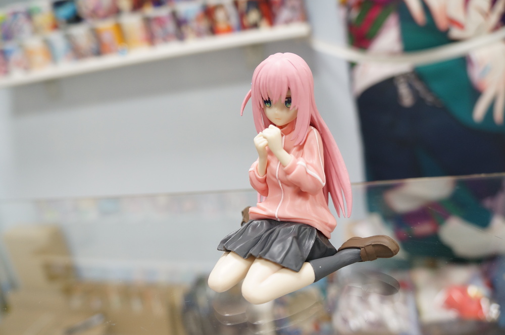 originalnaya-figurka-odinokij-roker-hitori-goto-2.jpg