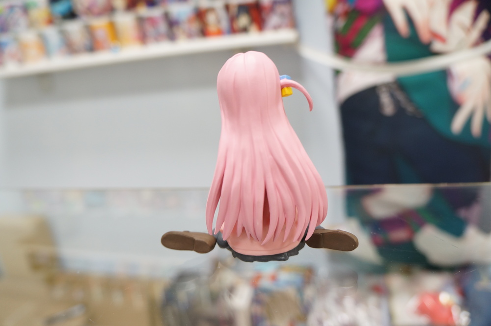 originalnaya-figurka-odinokij-roker-hitori-goto-4.jpg
