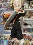 originalnaya-figurka-blich-ichigo-s-mechom-za-spinoj.jpg