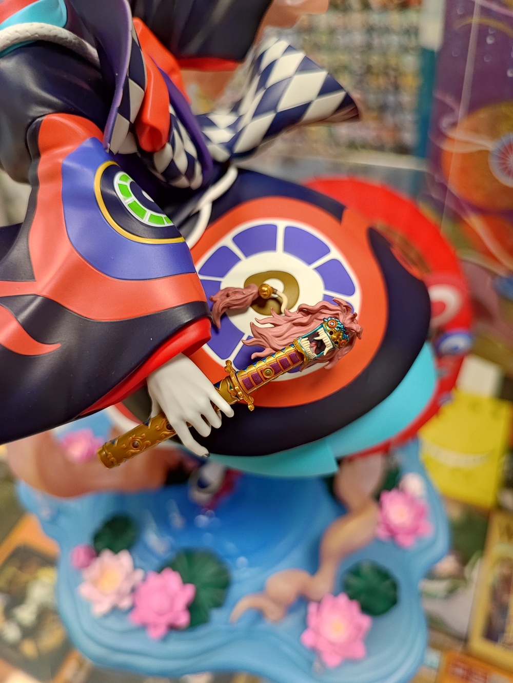 originalnaya-figurka-mononoke-aptekar-komplitka-3.jpg