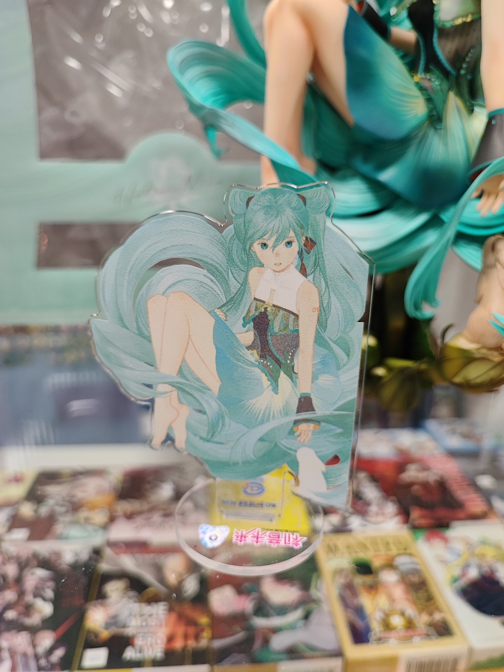 originalnaya-figurka-vokaloidy-miku-rozy.jpg