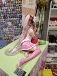 originalnaya-figurka-vokaloidy-miku-sakura-s-vishenkoj-5.jpg