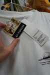futbolka-uniqlo-van-pis-cherno-belaya-m.jpg