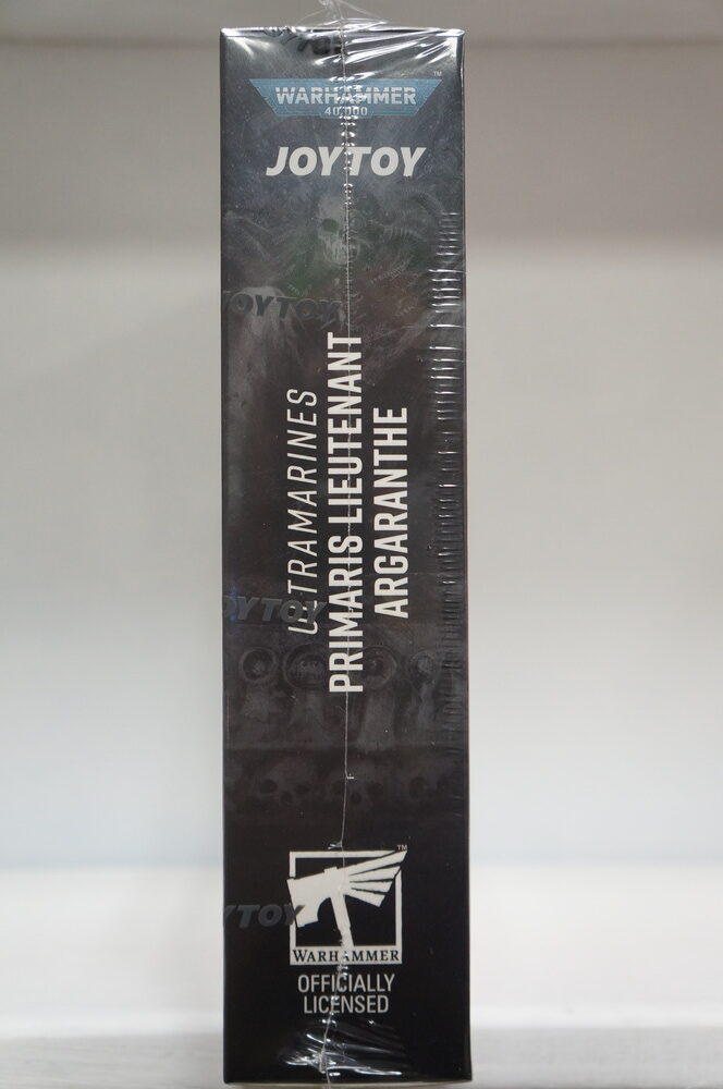 originalnaya-figurka-joytoy-warhammer-1-18-ultramarin-7.jpg