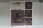 originalnaya-figurka-joytoy-warhammer-1-18-ultramarin-s-oruzhejnymi-trubkami.jpg