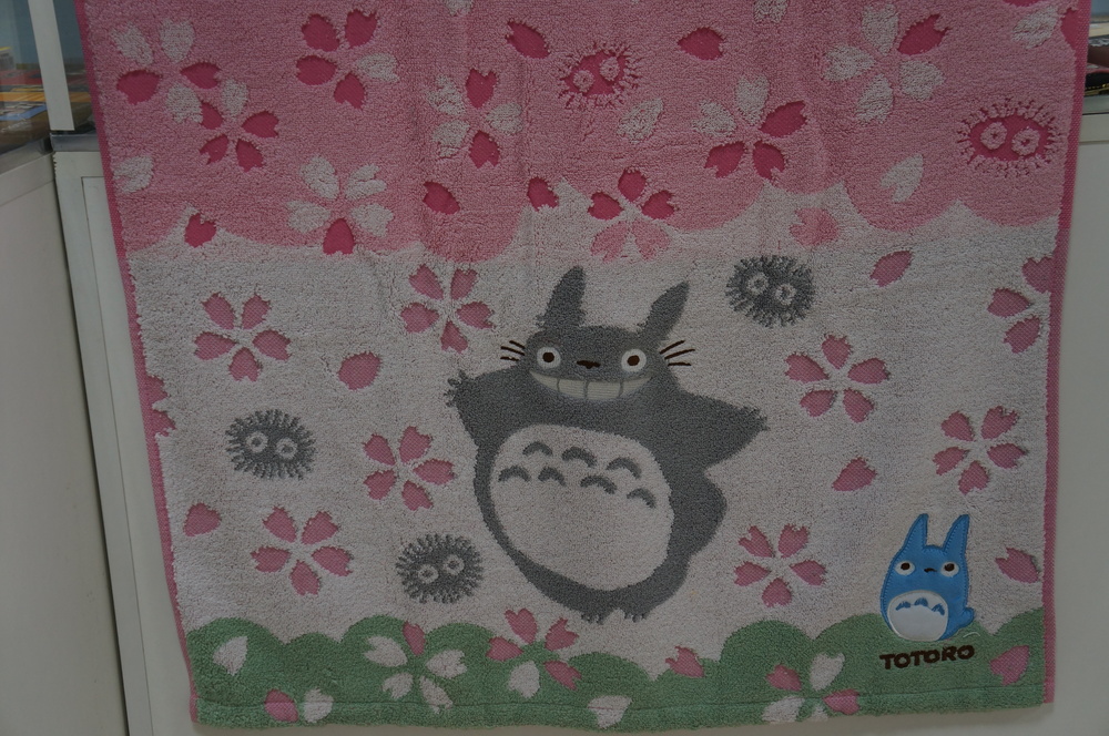 polotentse-moj-sosed-totoro-rozovoe-60h120-1.jpg